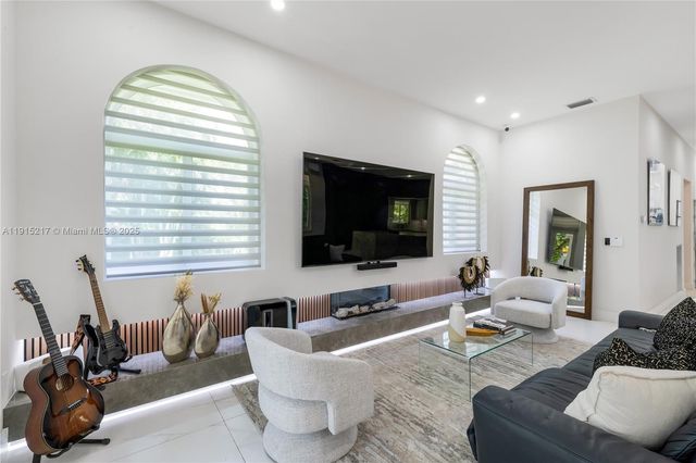 8941 SW 65th Ct 8941, Pinecrest, FL 33156