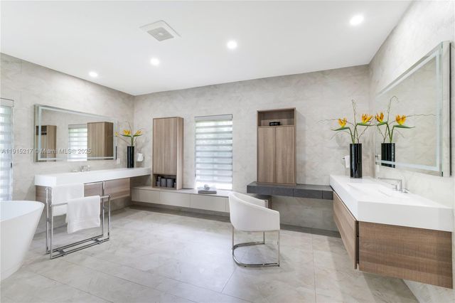 8941 SW 65th Ct 8941, Pinecrest, FL 33156