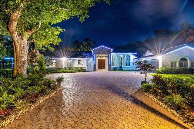 8941 SW 65th Ct 8941, Pinecrest, FL 33156