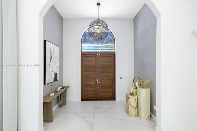 8941 SW 65th Ct 8941, Pinecrest, FL 33156