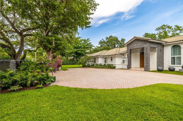 8941 SW 65th Ct 8941, Pinecrest, FL 33156