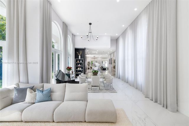 8941 SW 65th Ct 8941, Pinecrest, FL 33156