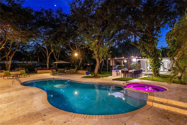 8941 SW 65th Ct 8941, Pinecrest, FL 33156