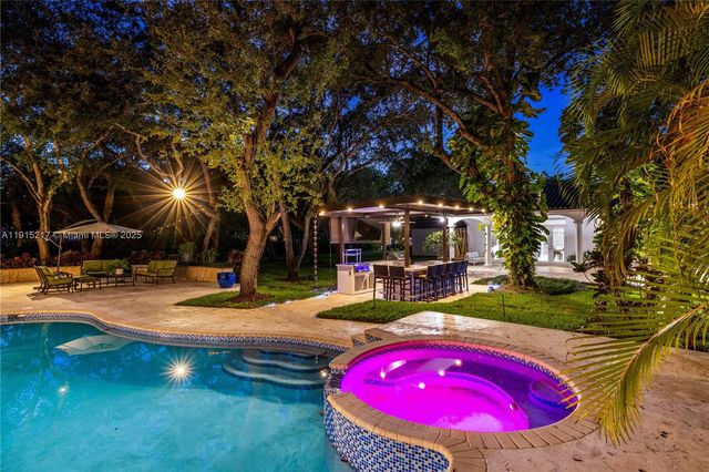 8941 SW 65th Ct 8941, Pinecrest, FL 33156