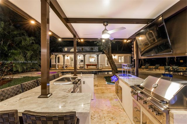 8941 SW 65th Ct 8941, Pinecrest, FL 33156