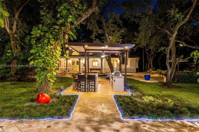 8941 SW 65th Ct 8941, Pinecrest, FL 33156