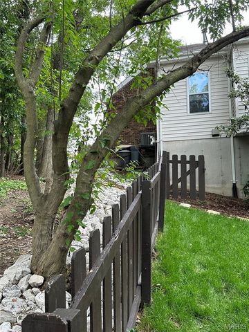 11715 Hedgefield Lane, Sunset Hills, MO 63126