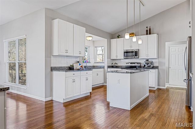 11715 Hedgefield Lane, Sunset Hills, MO 63126