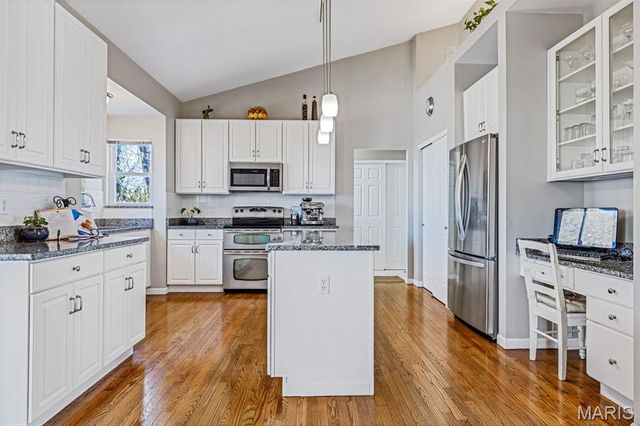 11715 Hedgefield Lane, Sunset Hills, MO 63126