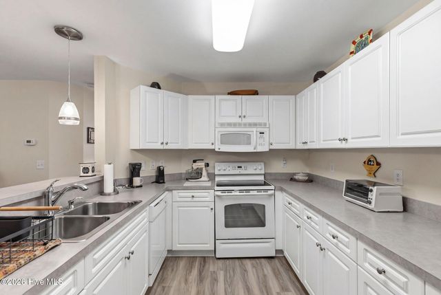 1041 Bridgeport Way, Leland, NC 28451