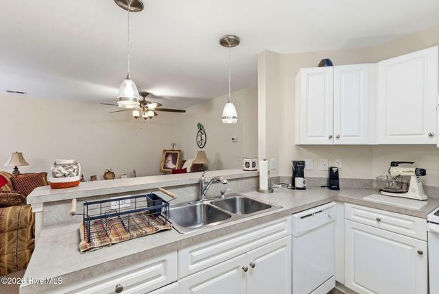 1041 Bridgeport Way, Leland, NC 28451