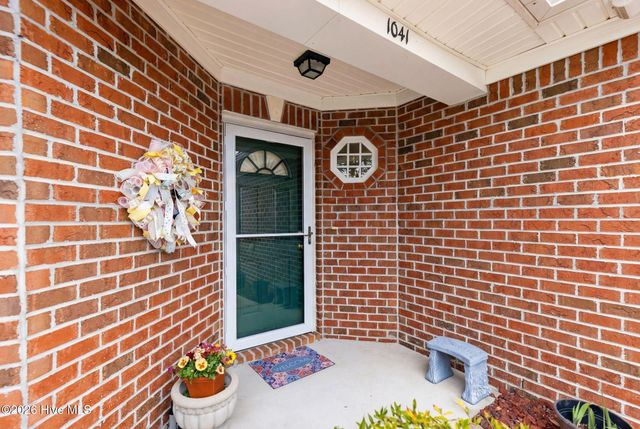 1041 Bridgeport Way, Leland, NC 28451