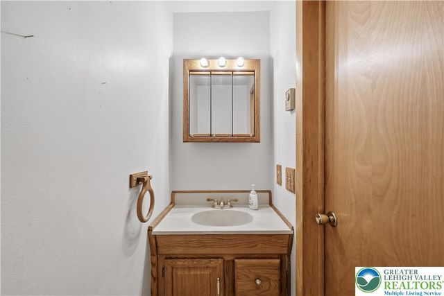 800 Maryland Street, Whitehall Twp, PA 18052