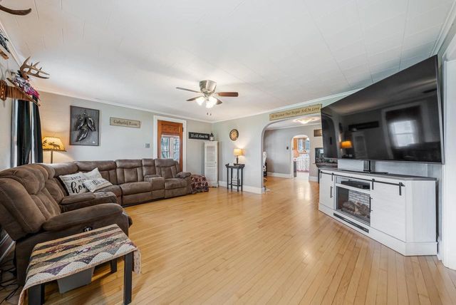 210 S 4TH STREET, Winneconne, WI 54986