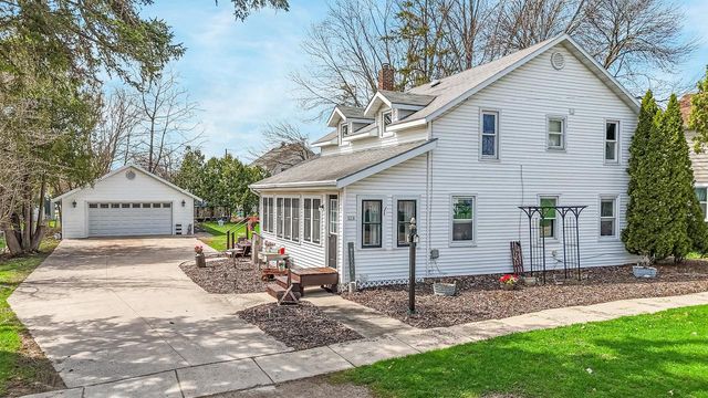 210 S 4TH STREET, Winneconne, WI 54986