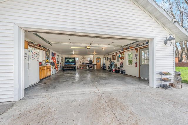 210 S 4TH STREET, Winneconne, WI 54986