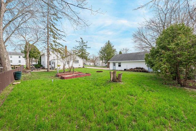 210 S 4TH STREET, Winneconne, WI 54986