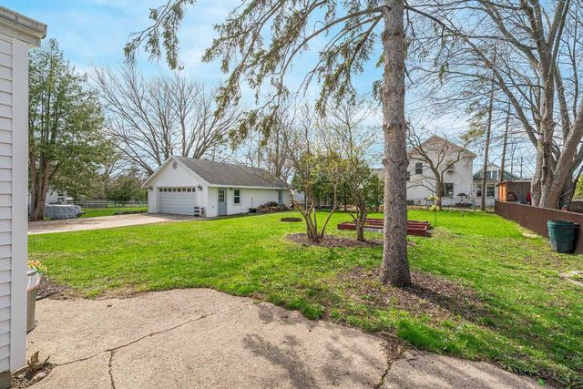 210 S 4TH STREET, Winneconne, WI 54986