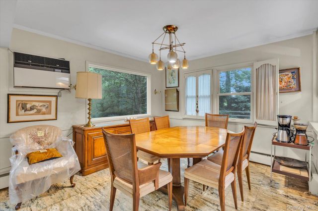 17 Arbor Lane, Dix Hills, NY 11746