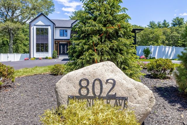 802 Greendale Ave, Needham, MA 02492