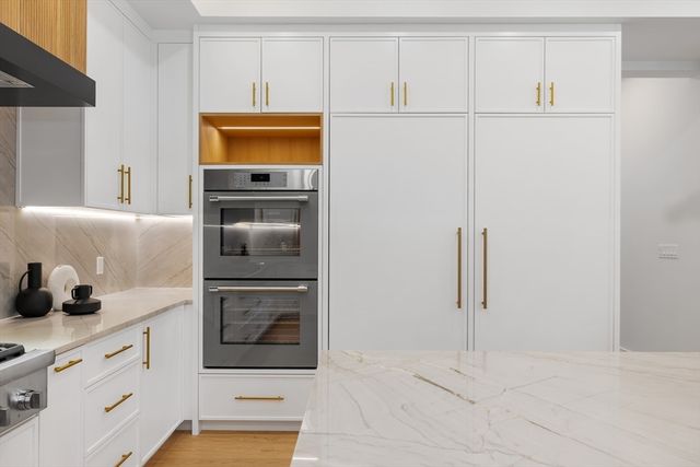 802 Greendale Ave, Needham, MA 02492