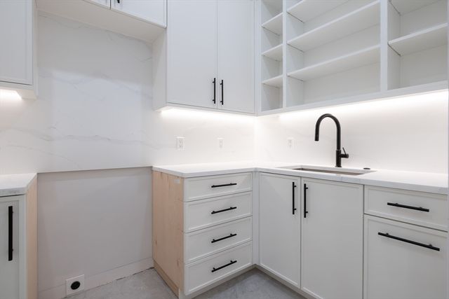 802 Greendale Ave, Needham, MA 02492