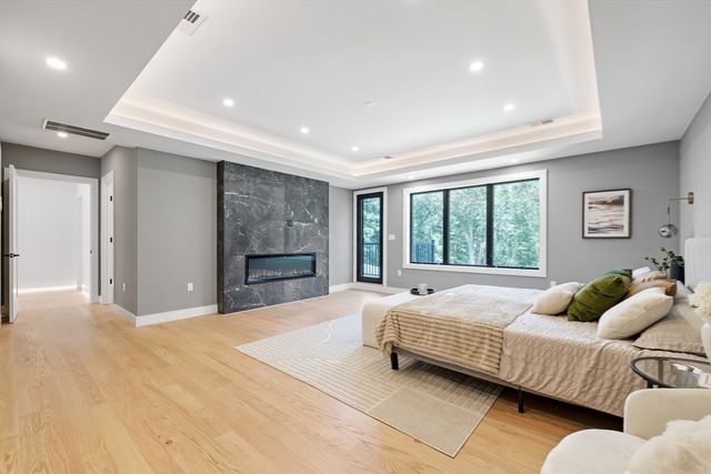 802 Greendale Ave, Needham, MA 02492