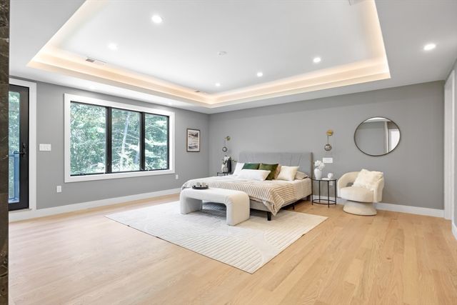 802 Greendale Ave, Needham, MA 02492