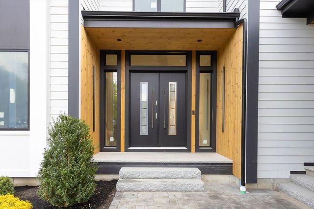 802 Greendale Ave, Needham, MA 02492