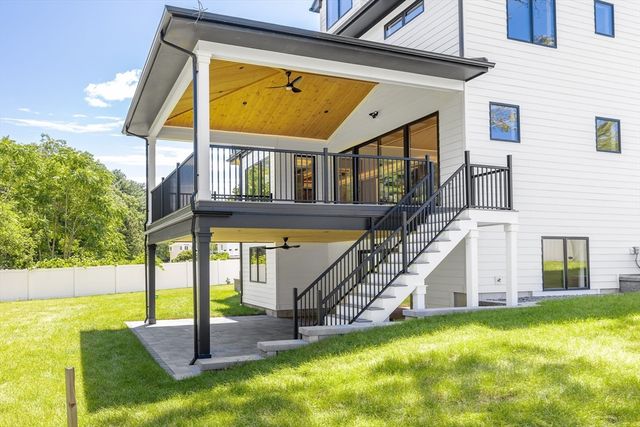 802 Greendale Ave, Needham, MA 02492