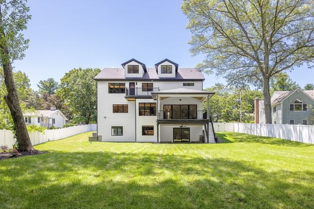 802 Greendale Ave, Needham, MA 02492