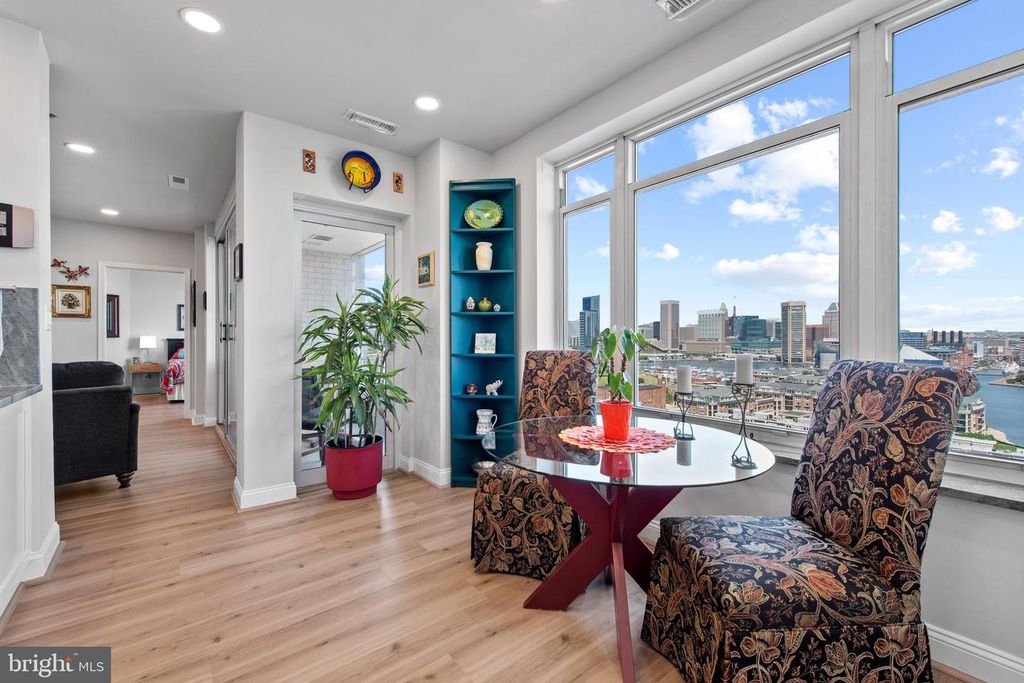 Image 15 of property listing at 100 HARBORVIEW DR #1509, Baltimore, MD 21230