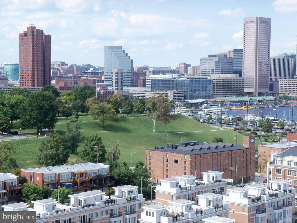 Image 19 of property listing at 100 HARBORVIEW DR #1509, Baltimore, MD 21230