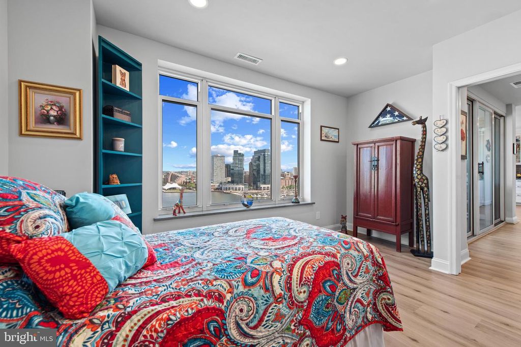 Image 33 of property listing at 100 HARBORVIEW DR #1509, Baltimore, MD 21230