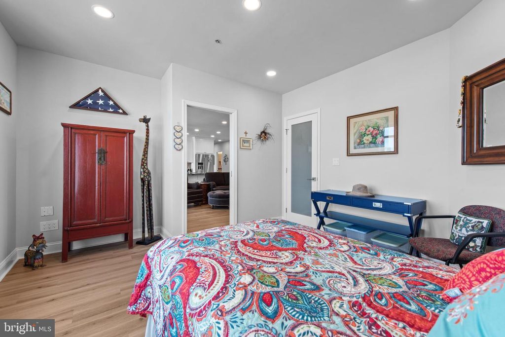 Image 35 of property listing at 100 HARBORVIEW DR #1509, Baltimore, MD 21230