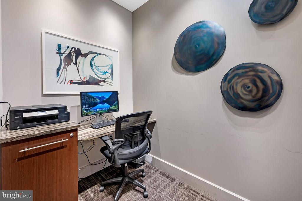 Image 51 of property listing at 100 HARBORVIEW DR #1509, Baltimore, MD 21230