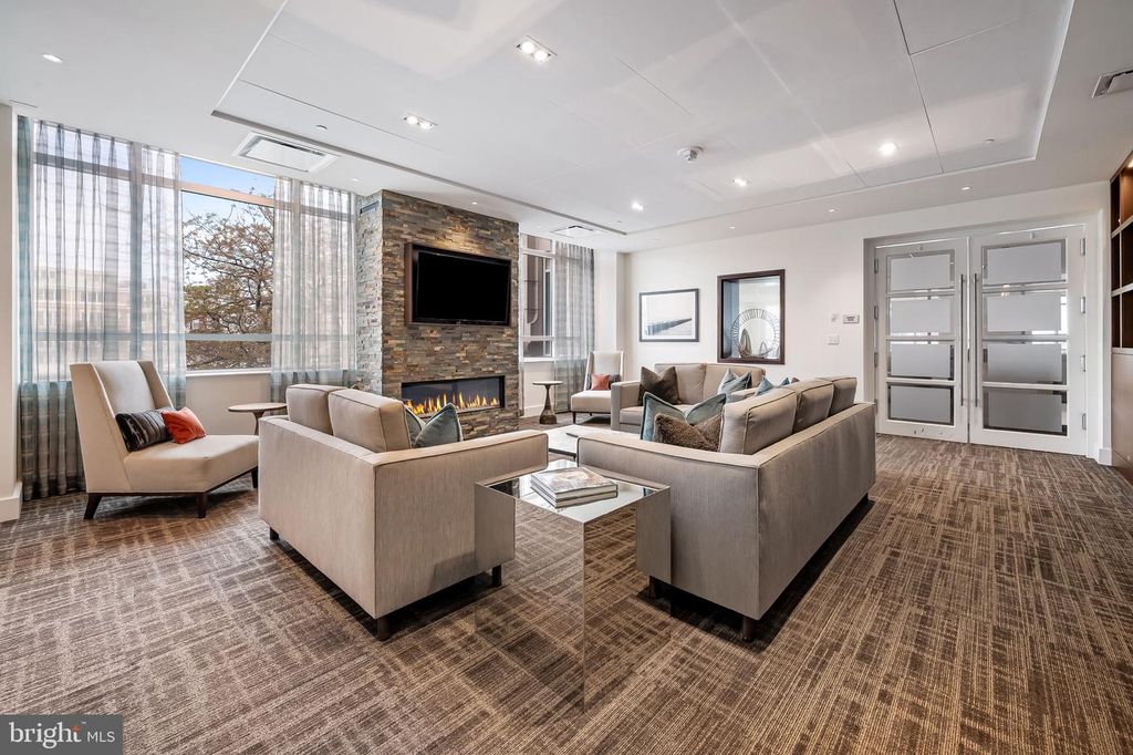 Image 52 of property listing at 100 HARBORVIEW DR #1509, Baltimore, MD 21230