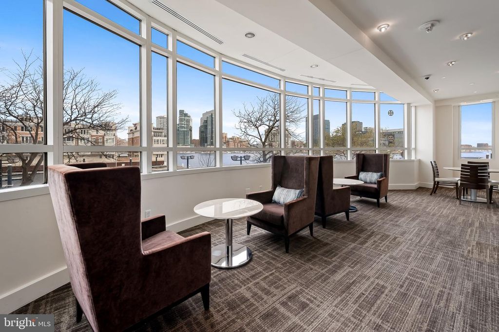 Image 56 of property listing at 100 HARBORVIEW DR #1509, Baltimore, MD 21230