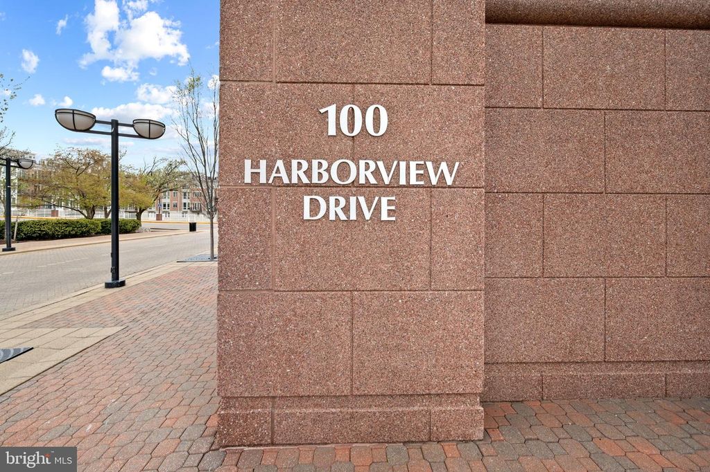 Image 62 of property listing at 100 HARBORVIEW DR #1509, Baltimore, MD 21230