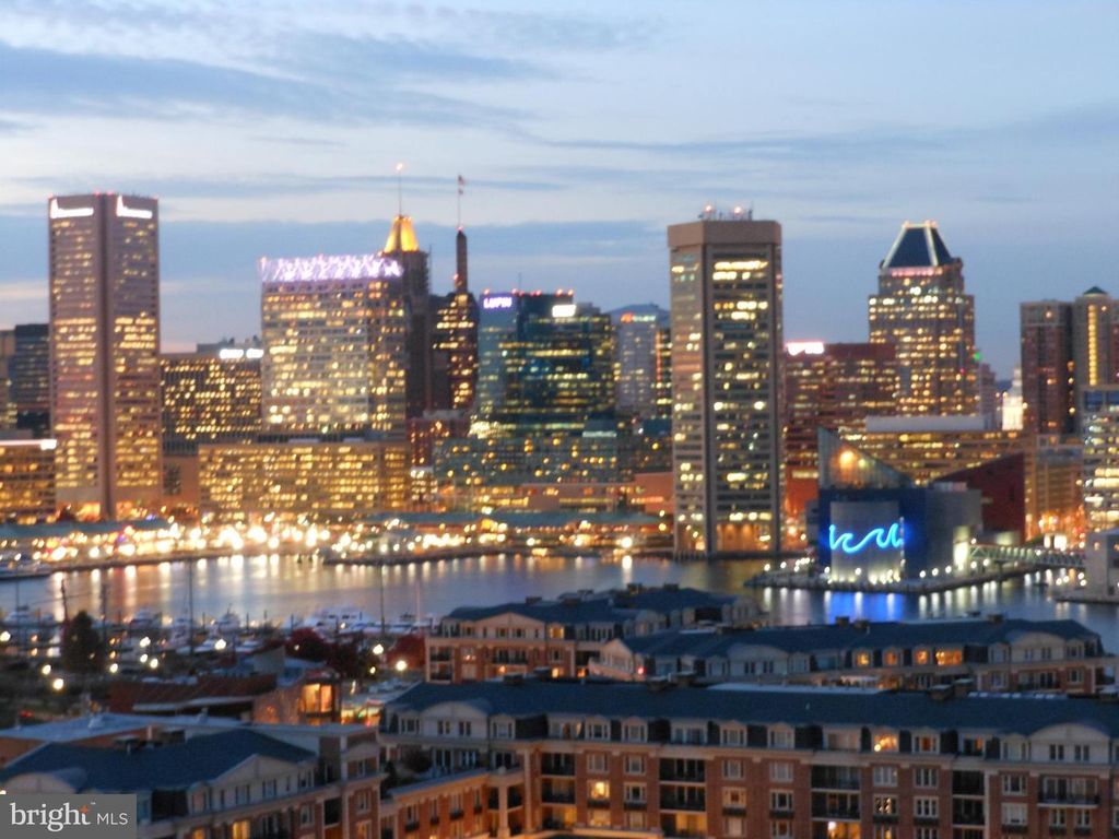 Image 63 of property listing at 100 HARBORVIEW DR #1509, Baltimore, MD 21230
