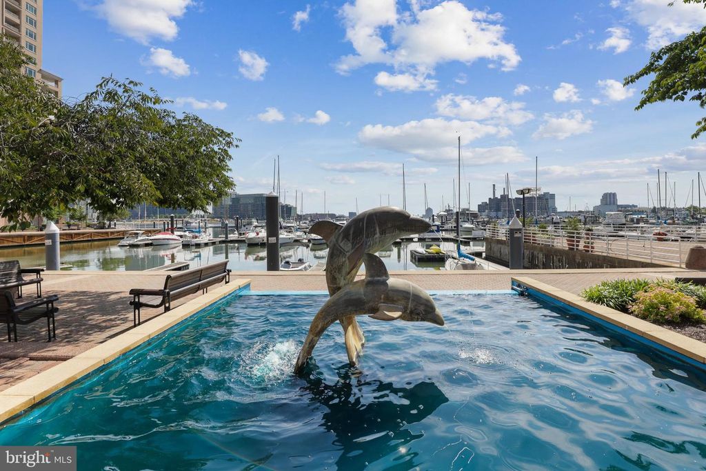 Image 65 of property listing at 100 HARBORVIEW DR #1509, Baltimore, MD 21230