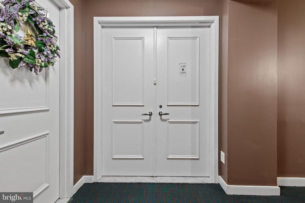 Image 7 of property listing at 100 HARBORVIEW DR #1509, Baltimore, MD 21230