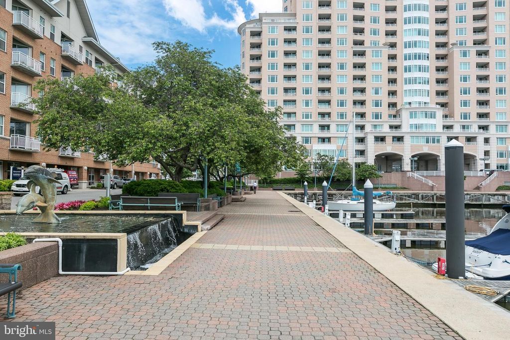 Image 76 of property listing at 100 HARBORVIEW DR #1509, Baltimore, MD 21230