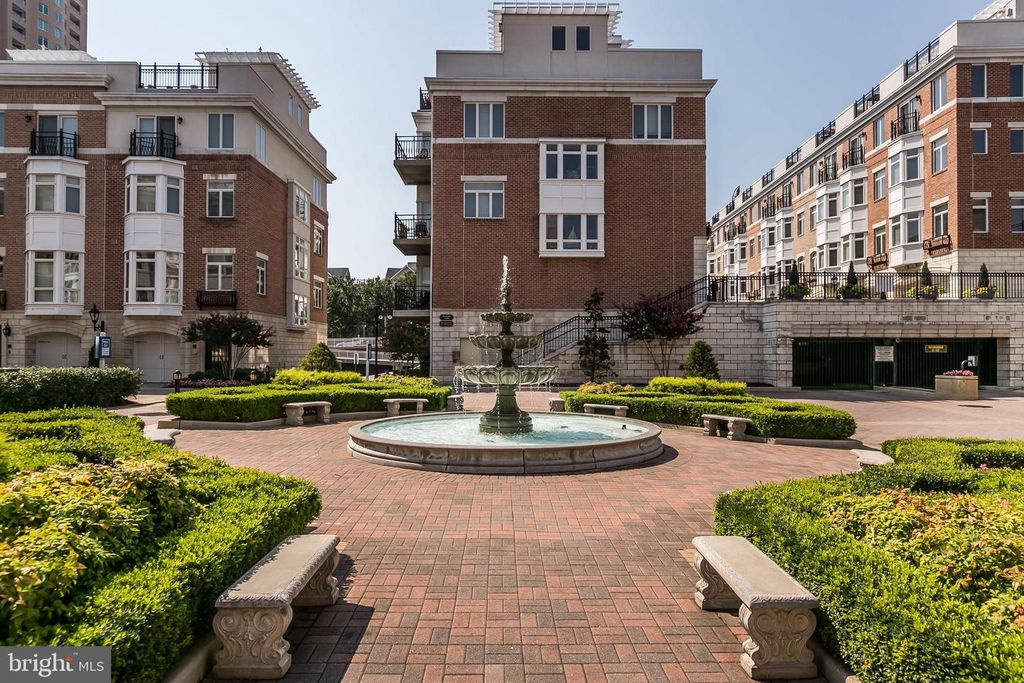 Image 77 of property listing at 100 HARBORVIEW DR #1509, Baltimore, MD 21230