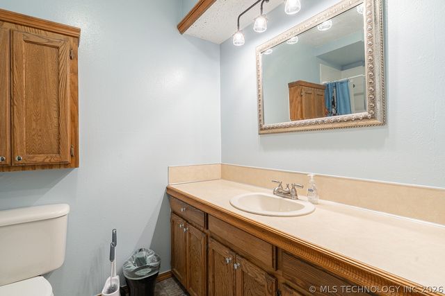 902 S Mission Avenue, Tahlequah, OK 74464