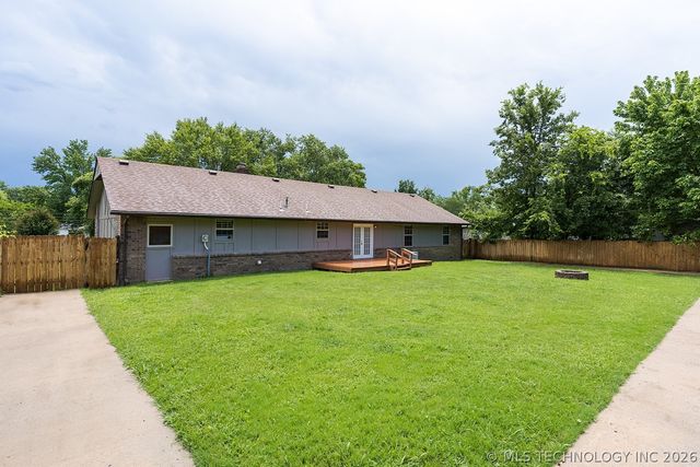 902 S Mission Avenue, Tahlequah, OK 74464