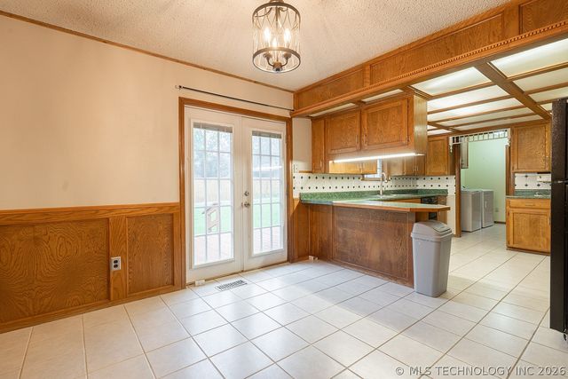 902 S Mission Avenue, Tahlequah, OK 74464