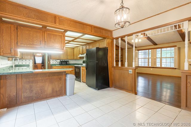 902 S Mission Avenue, Tahlequah, OK 74464