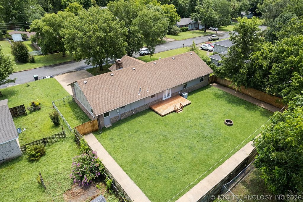 902 S Mission Avenue, Tahlequah, OK 74464