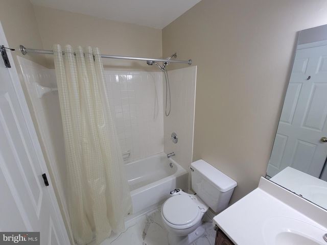 11 WHISTLER CT, Wilmington, DE 19808